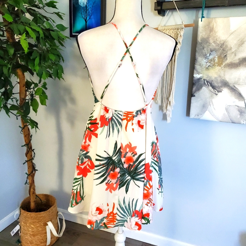 HYFVE Tropical Strappy Halter Backless Sundress L